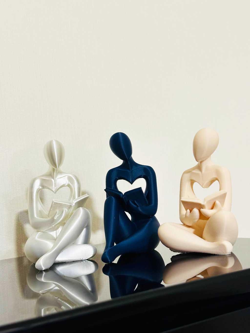 Minimalist Reading Sculpture with Heart 📖🤍