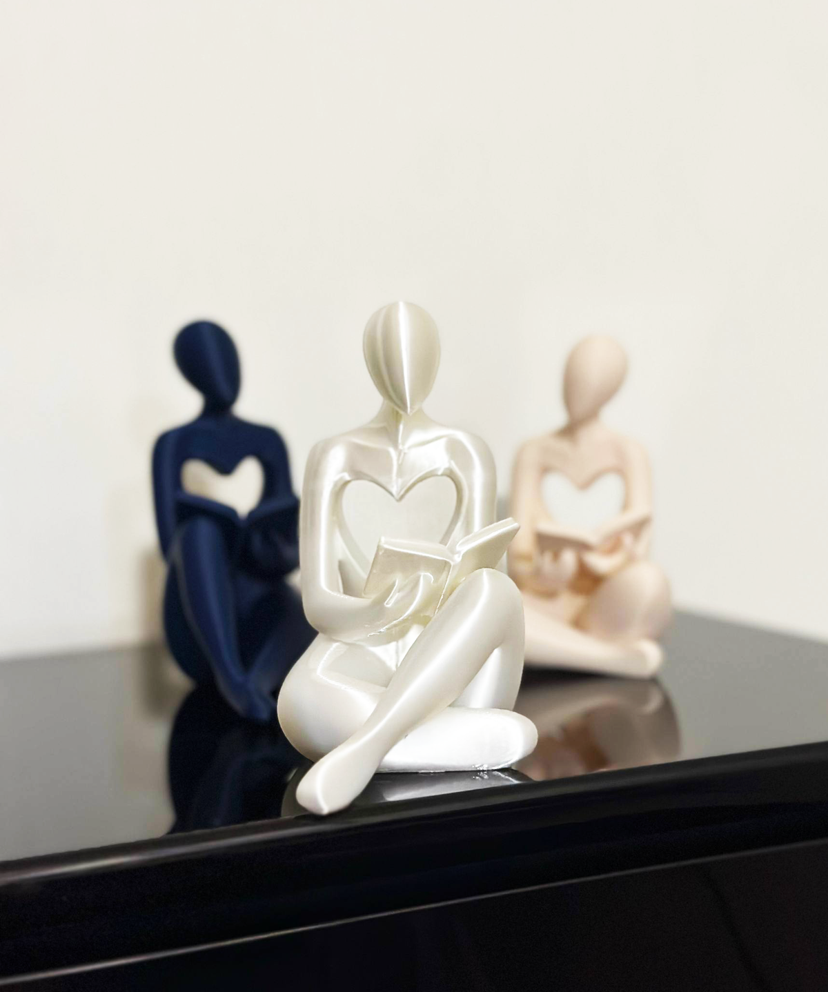 Minimalist Reading Sculpture with Heart 📖🤍