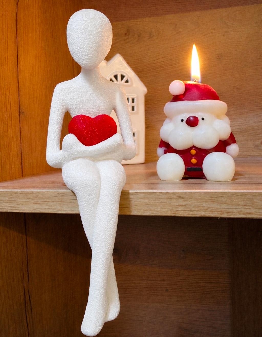 3D Printed Shelf Edge Figurine, Minimalist Sitting Figure with Heart, Romantic Sculpture Home Decor