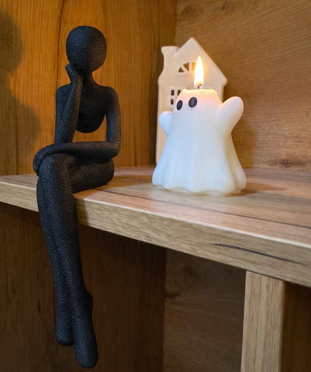 3D Printed Shelf Edge Figurine, Minimalist Sitting Figure with Heart, Romantic Sculpture Home Decor